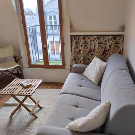 Apartment F1 Cosy Montmartre Avec Balcon